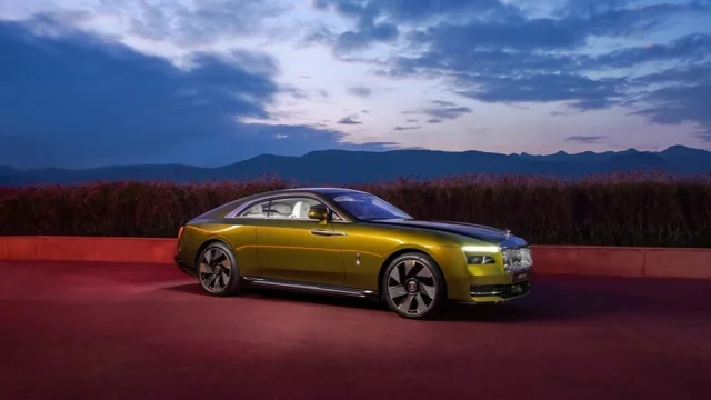 Power or presence… which one are you choosing? 👀

From the commanding Rolls-Royce Cullinan to the sleek elegance of the Rolls-Royce Spectre, this is what luxury looks like at its finest.

Different energy. Same statement. ✨

#RollsRoyce #Cullinan #Spectre #LuxuryCars #UltraLuxury #DreamCar #CarCulture #NYIAS #AutoShowNY #ExoticCars 👑🚗✨